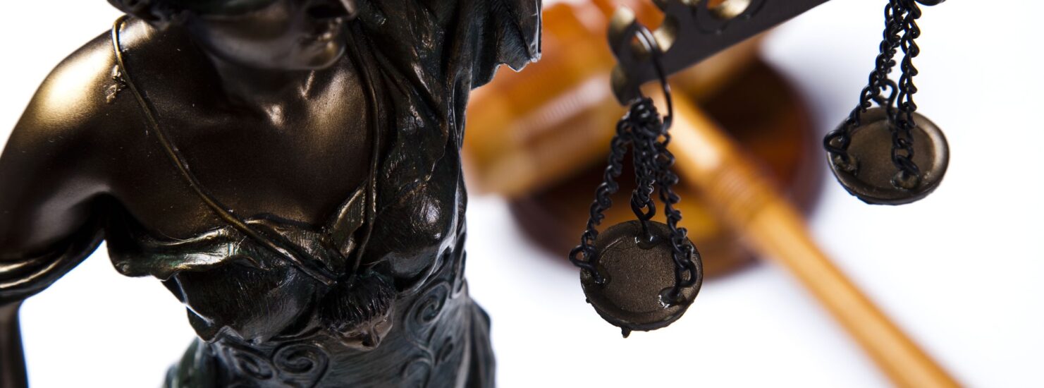 balance statue